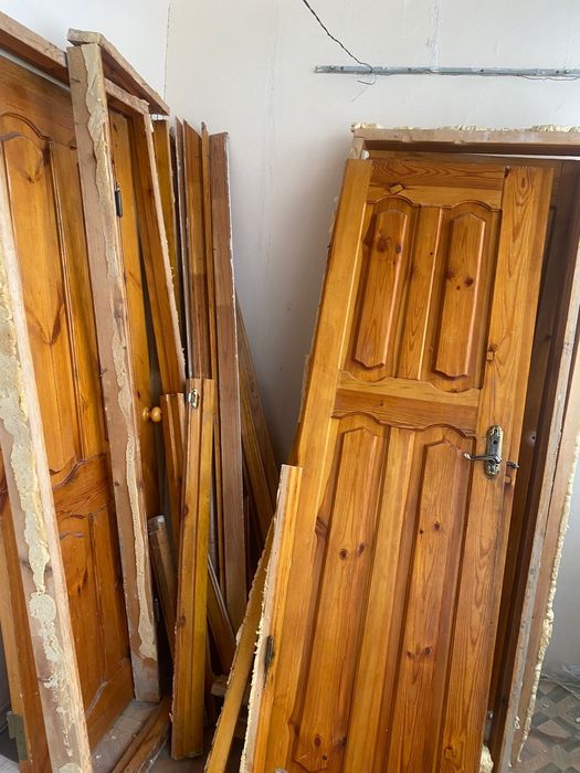 Продам дверь из дерева 5 тысяч