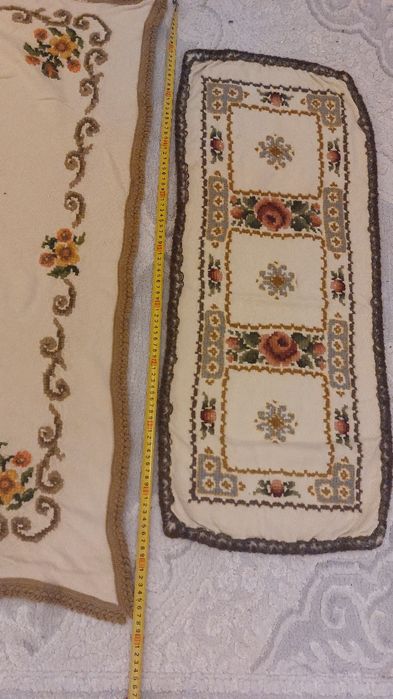 Fata de masa cusuta manual,tradițională