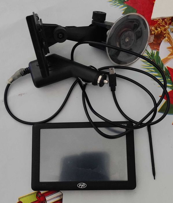 GPS Camion PNI L510 cu Igo Primo putin folosit