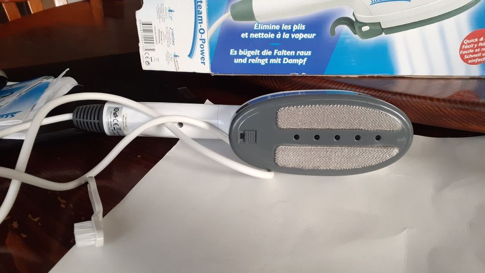 Уред за вертикално гладене с пара