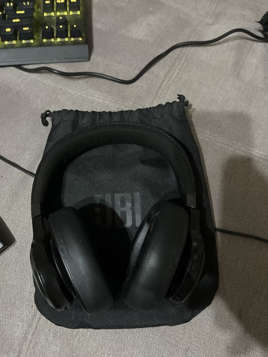 Слушалки JBL Live 660 NC