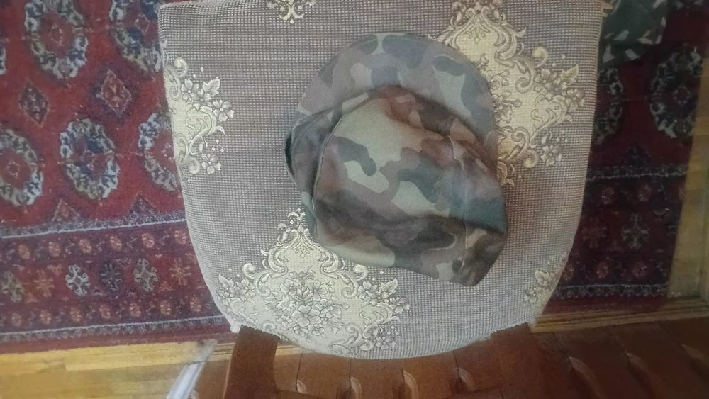 Продам два кепки
