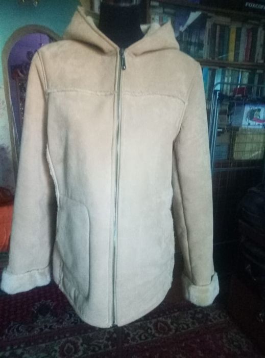 Продам женскую куртку