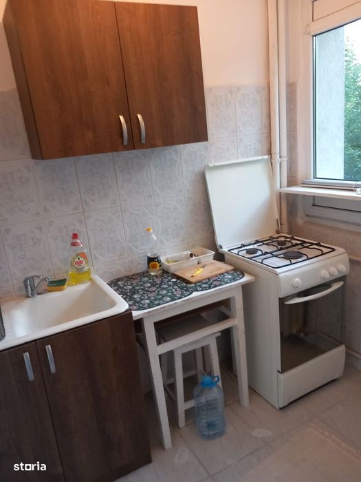 dristor in gura metroului libera — fotografia 3