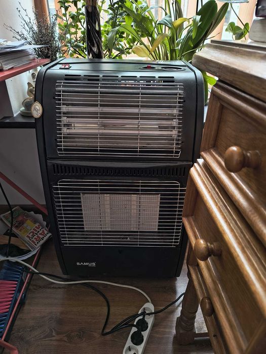 Vând sobă metalică pe gaz GPL