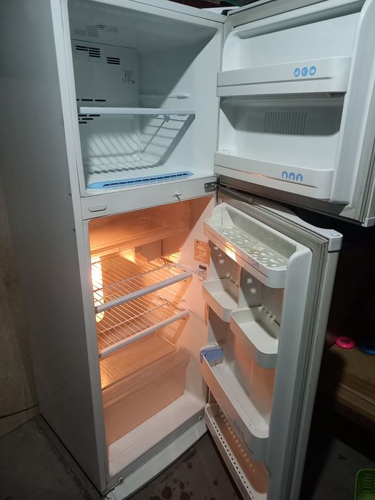 Холодильник продам