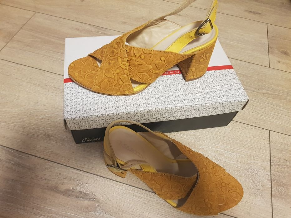 Елегантни сандали MARTINI