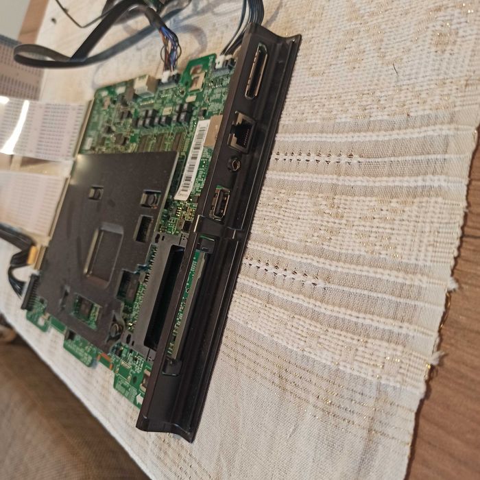 Vind piese   Tv Samsung model UE49KS9090T