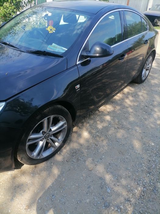 Dezmembrez opel insignia