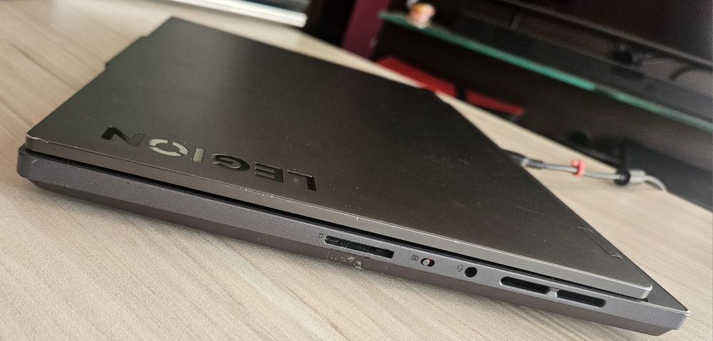OLED RTX 4060 Lenovo Legion Slim 5