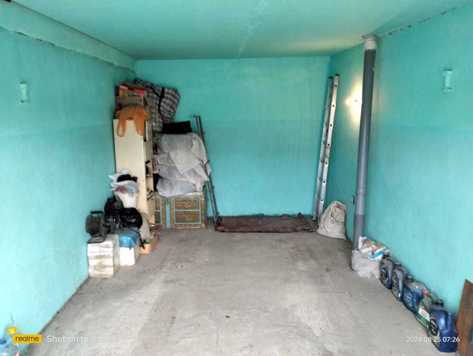 Продам гараж в 8 м-не