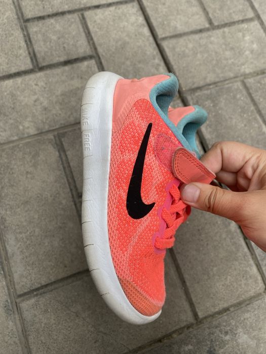 Продам кроссовки nike летние