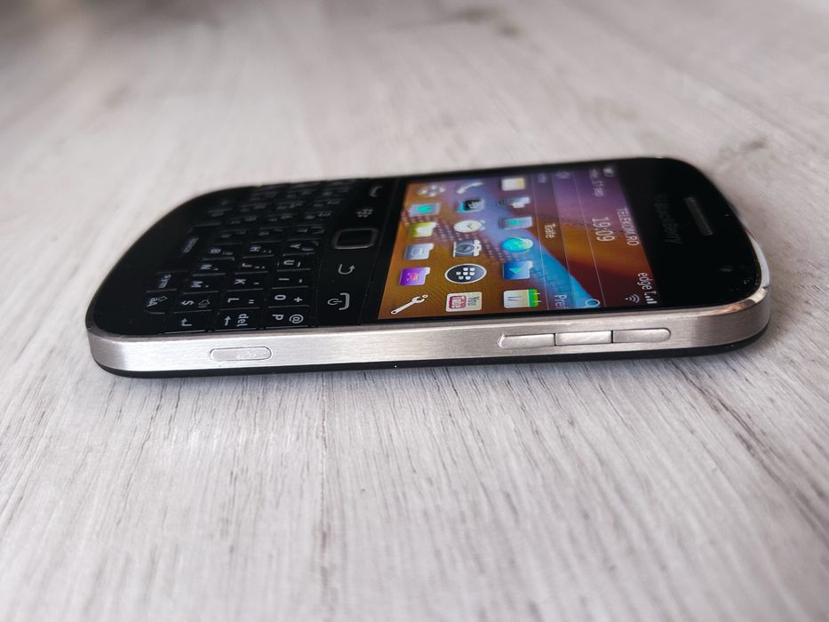 Blackberry 9900 Bold - stare impecabila Touchscreen+ tastatura QWERTY iconic business