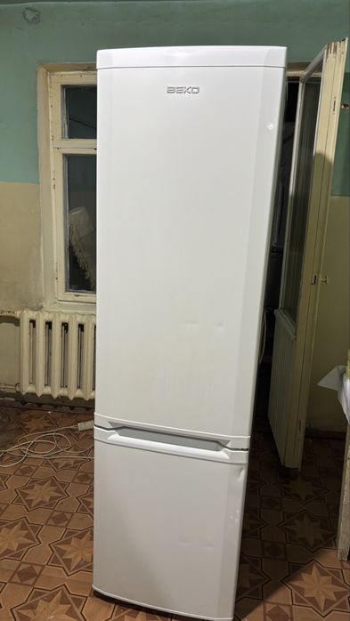 Холодильник веко