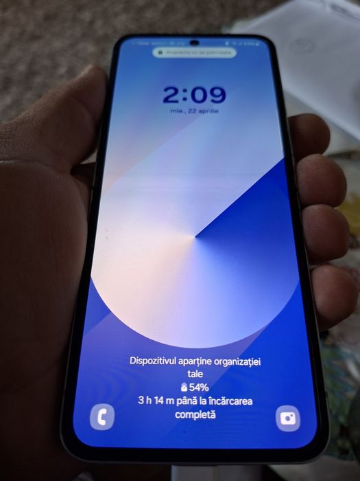 Vand Samsung Flip 6 probleme folie ,12 gb ram ,256 memorie