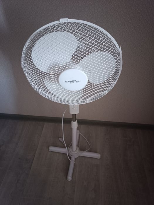 Продам напольный вентилятор Scarlett SC-SF111B31