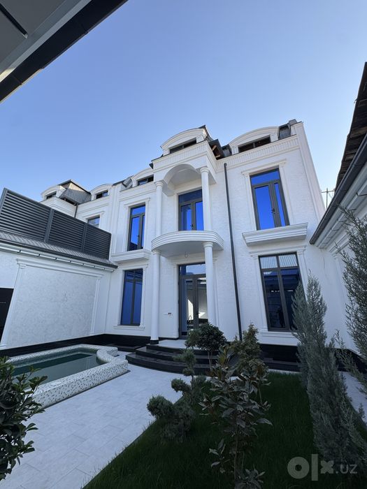 Циолковского | 400 м² | 3,2 сотки | бассейн