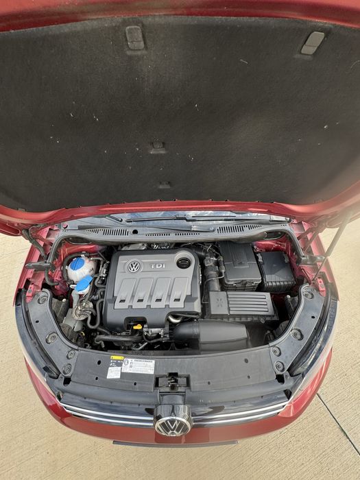 Vând Volkswagen Touran