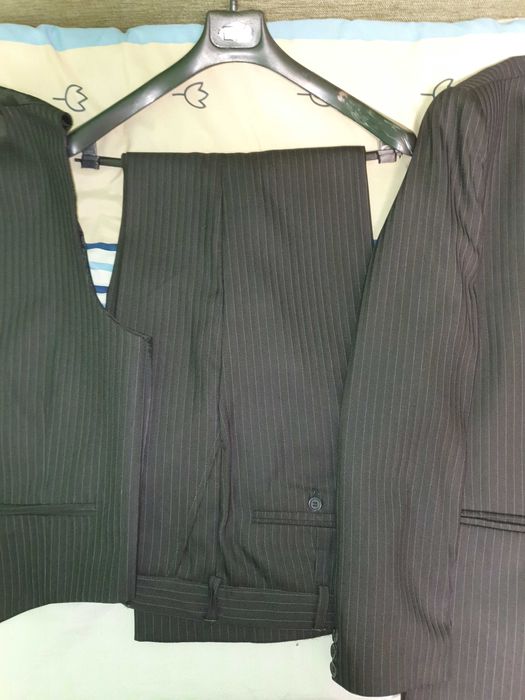 Costum Negru Cu Dungi Subtiri Albe (3 Piese) - Pati Fashion