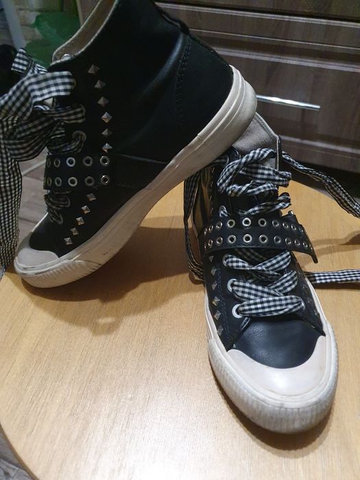 Продам кеды 33р на девочку