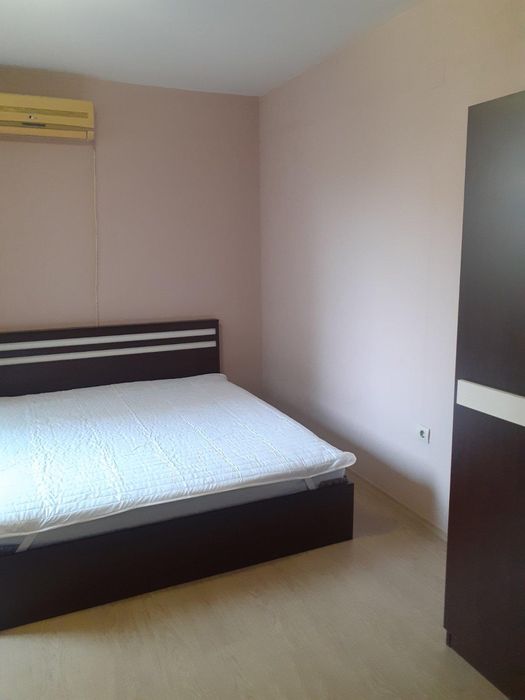 Дава се под наем Тристаен апартамент в Пловдив, Център - 95 кв.м за 425 € - Снимка #2