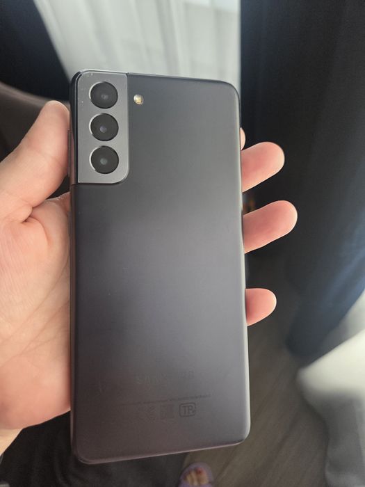 Продам Смартфон Самсунг S21
