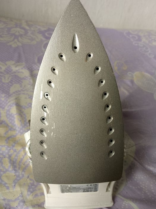 Утюг паровой. 1600 w. Рабочий