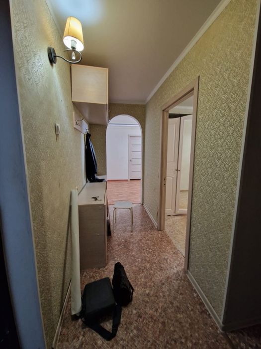 Продается 4-х комн.кв  Школьник