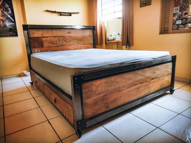 Мебели от дърво и желязо