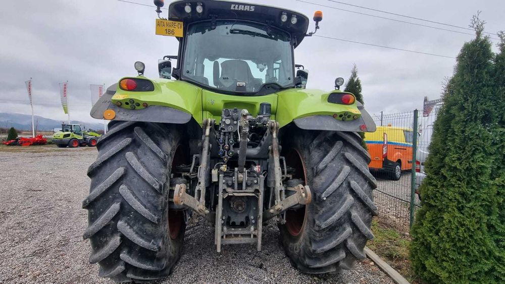 Tractor CLAAS Axion 800