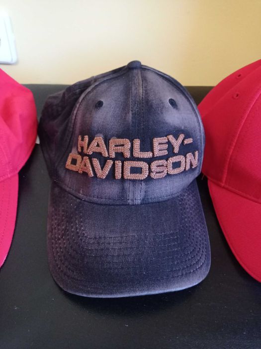 Шапки Adidas, Harley Davidson, Hahnenkamm