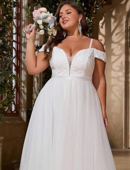 Булчинска сватбена рокля с открити рамене , нова , 2xl