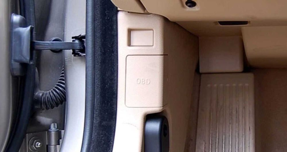 Ornament Masca Capac Mufa OBD BMW E81 E82 E84 E87 E90 E91 E65 E66