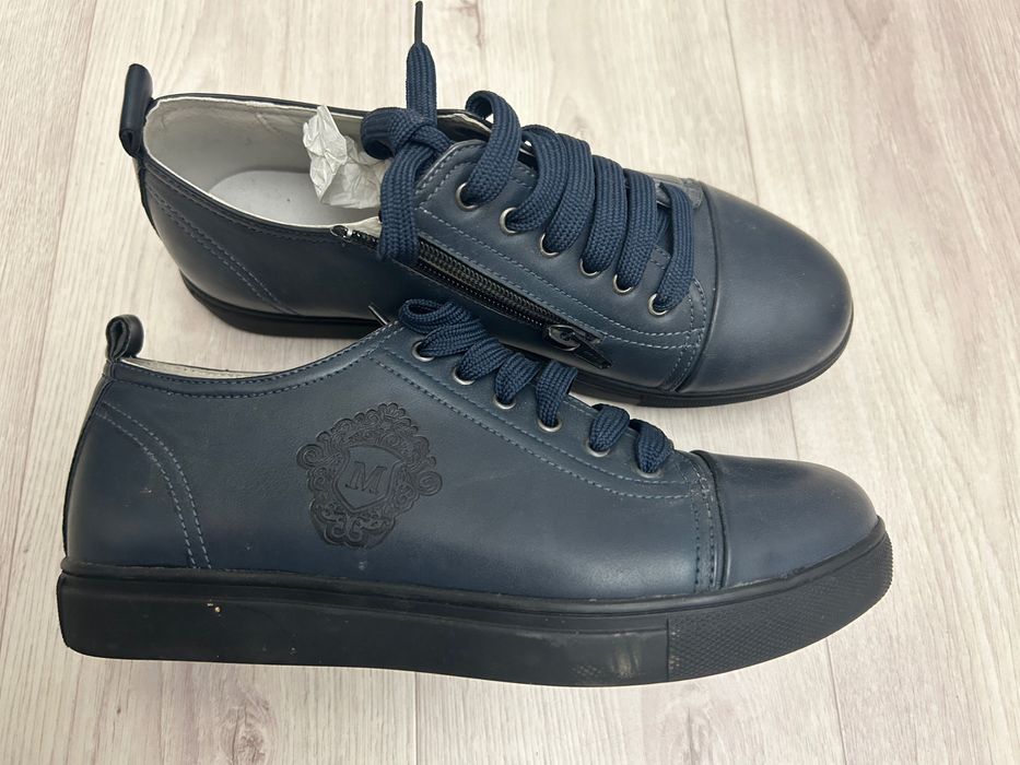 Продам туфли унисекс классика 38 размер