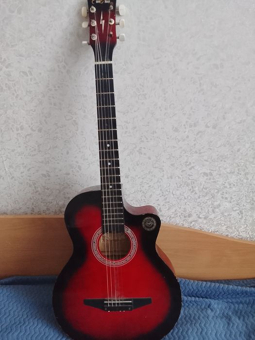 Гитара акустическая