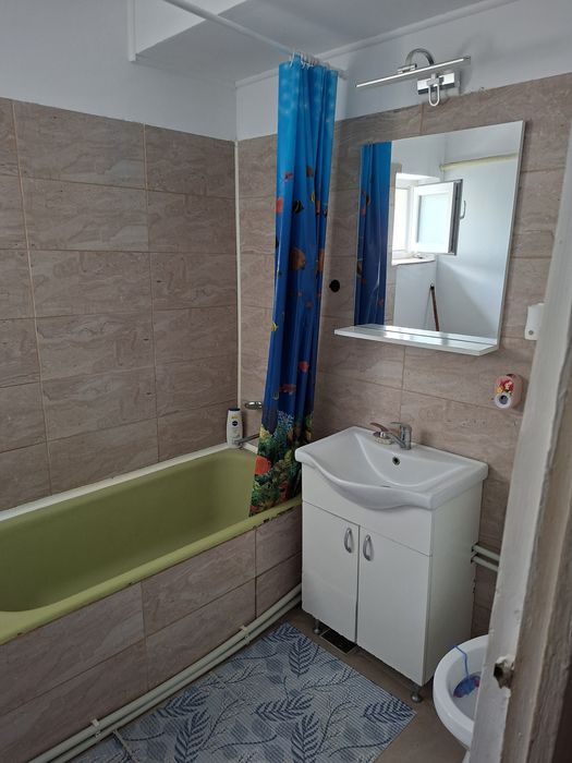 Închiriez apartament 3 camere MB