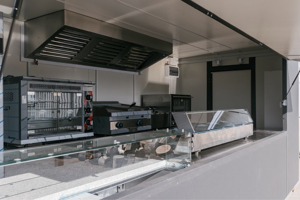Rulote Fast Food Profesionale Posibilitate Leasing Auto, Echipare Completa Pentru Fast Food, Rotiserie, Grill, Burger, Shaorma Street Food Trailer