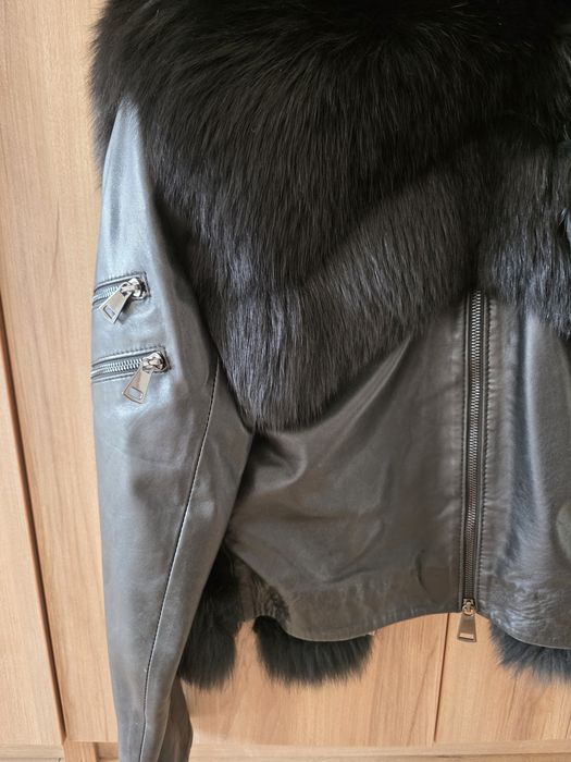 Geaca blana si piele naturala , mânecile detasabile