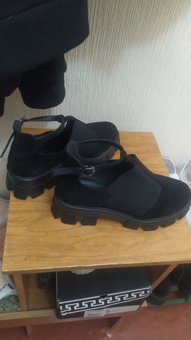 Продаются туфли.