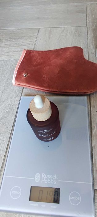 Ser de fata autobronzant cu acid hialuronic manusa si Laptele de corp SOLIS