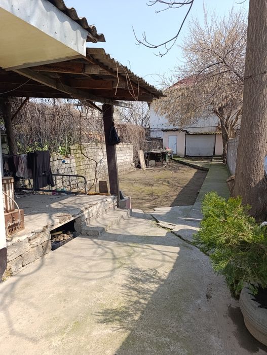 Уй сотилади бектемир пост олдида.