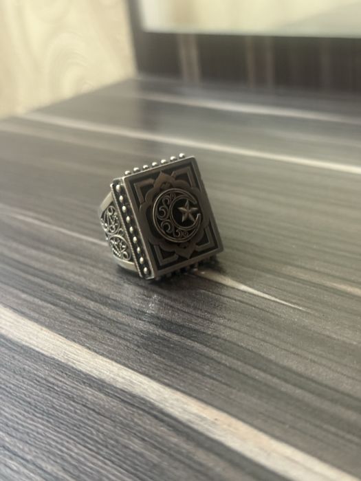 Продам серебряное кольцо