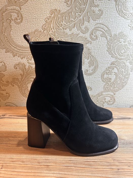 Ботильоны замшевые