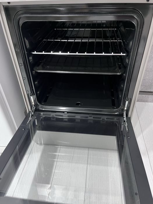 Продам газовую плиту