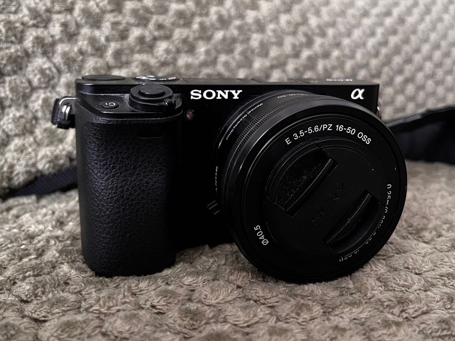 Фотоапарат Sony α6000 + обектив 16-50mm OSS