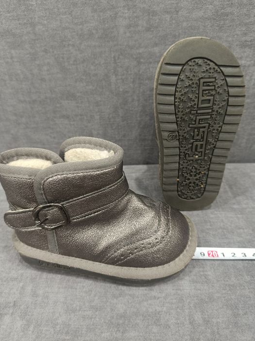 Продам зимние сапожки