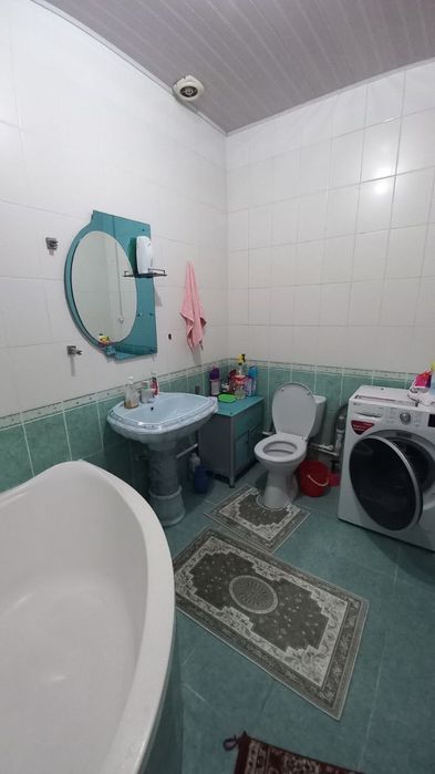 22 мкр, рядом с жд, 3 комнаты 1 этаж