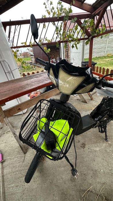 Vand scuter electric z-tech