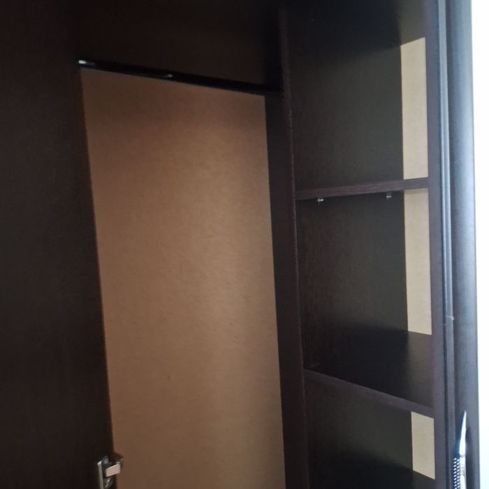 Срочно продам угловой шкаф