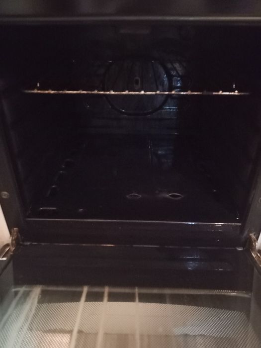 Газплита, с духовкой.